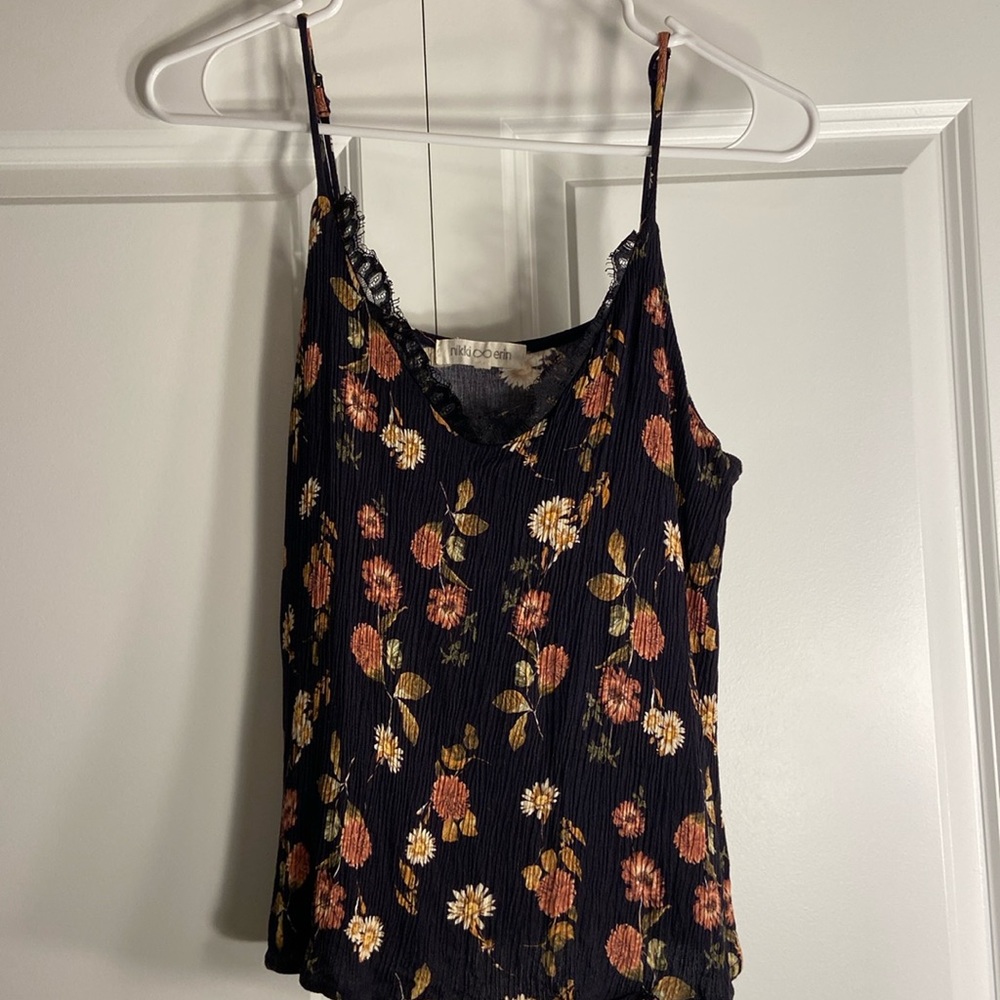 Fluffy floral tank top, lace detailing on neckline